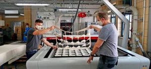 VSM está produzindo tecido cortado para máscaras de tecido 5 VSM está produzindo tecido cortado para máscaras de tecido 3